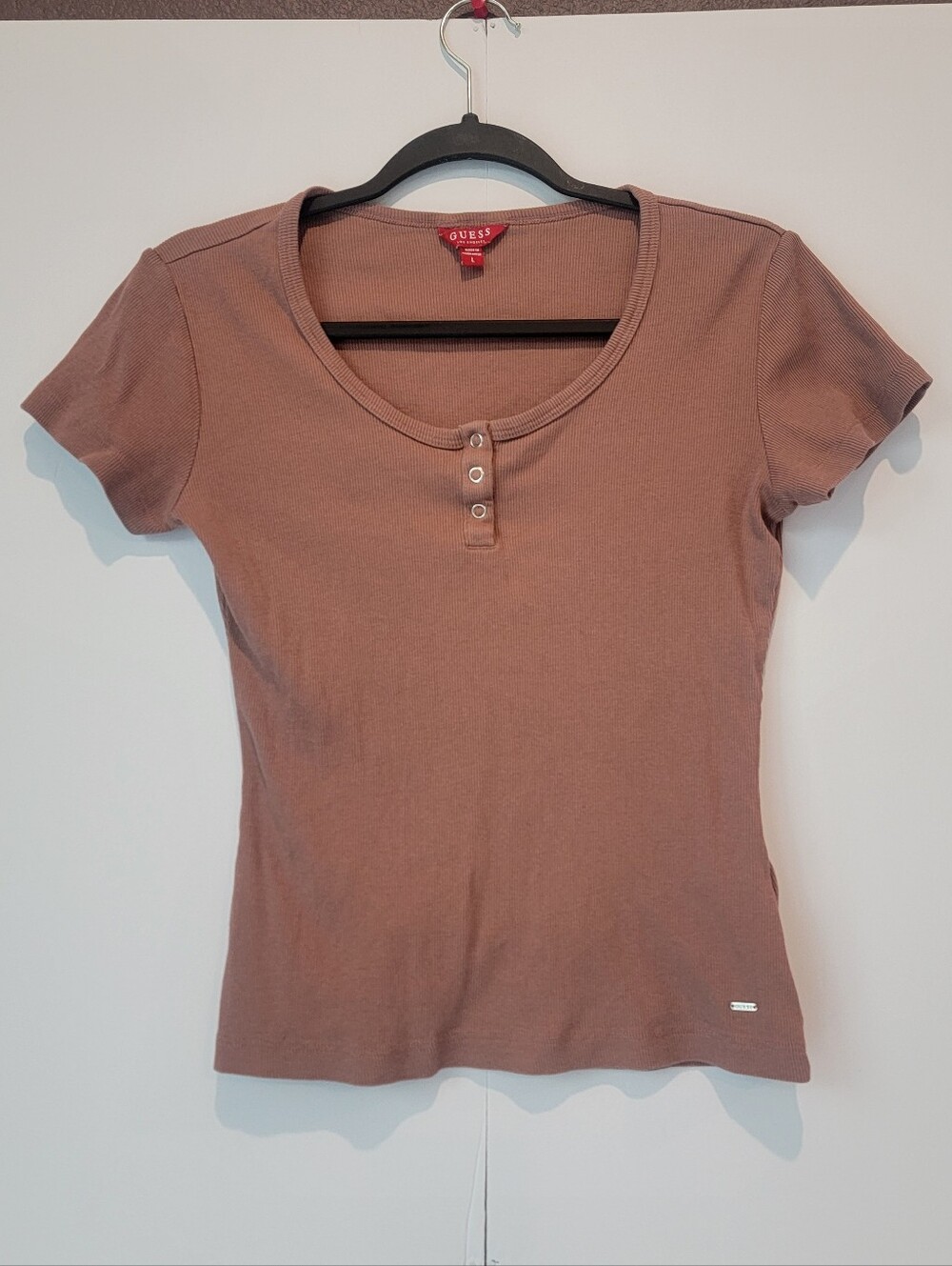 GUESS Brown Ribbed Henley Short Sleeve Fitted Top Large